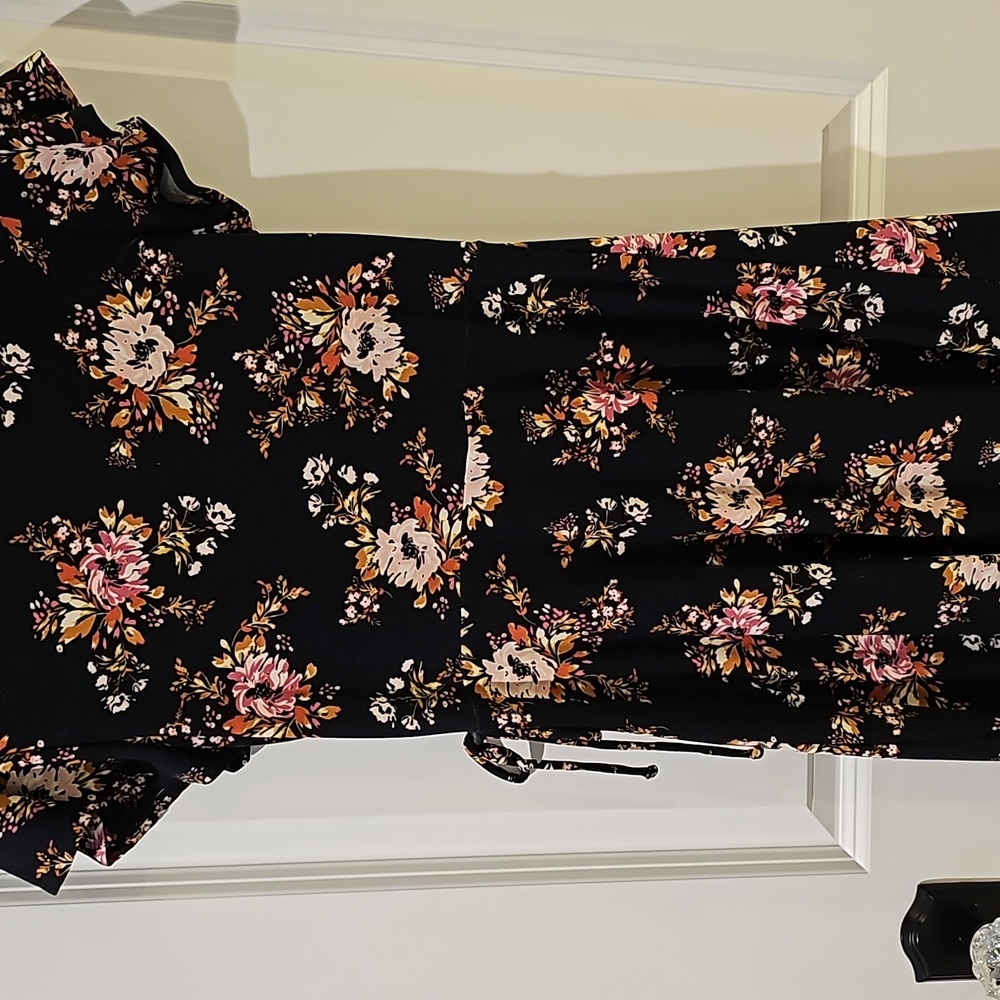 Spring dress - Picture 3 of 3